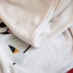 50 In. X 60 In. Polyester Microfiber Paws Christmas Throw With 18 In. Square Pillow -Northlight Shop country living christmas textiles cl105muos 44 1000