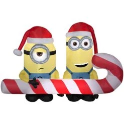 4 Ft. Airblown-Minions Carrying Candy Cane-MD Scene-Universal