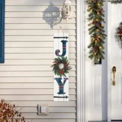36 In. H Wood Plaid "JOY" Porch Decor W/Wreath -Northlight Shop glitzhome christmas figurines 2010100059 e1 1000
