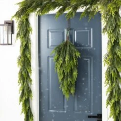 31.5 In. Greenery PE Dripping Artificial Christmas Swag Teardrop 11 31.5 In. Greenery PE Dripping Artificial Christmas Swag Teardrop -Northlight Shop glitzhome christmas swag 2016000058 44 1000