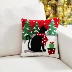 14 In. L Hooked Christmas Cat Pillow 7 14 In. L Hooked Christmas Cat Pillow -Northlight Shop glitzhome christmas textiles 2004800024 c3 1000