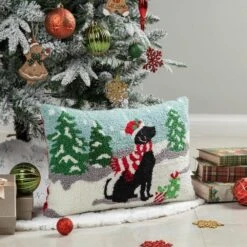 18 In. W X 12 In. H Hooked Christmas Dog Pillow -Northlight Shop glitzhome christmas textiles 2004800035 4f 1000