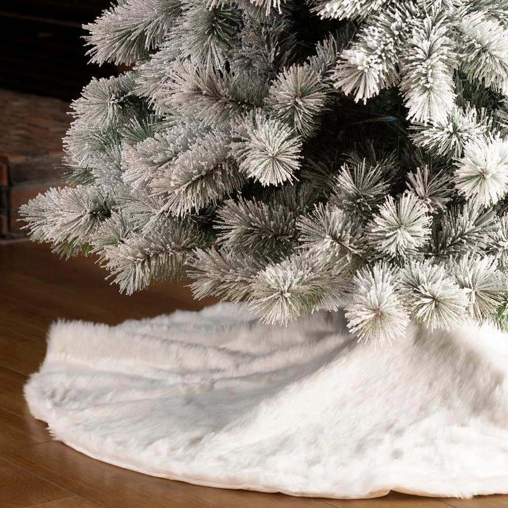 48 In. D White Plush Christmas Tree Skirt 5 48 In. D White Plush Christmas Tree Skirt - Image 5