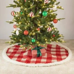 48 In. D Red And White Plaid Reversible Sherpa/Flannel Christmas Tree Skirt 10 48 In. D Red And White Plaid Reversible Sherpa/Flannel Christmas Tree Skirt -Northlight Shop glitzhome christmas tree skirts 2020100010 e1 1000