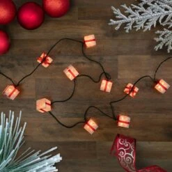 Northlight 10-Count White And Red Christmas Present Light Set-7.5 Ft. Green Wire -Northlight Shop northlight christmas novelty lights 35167260 44 1000