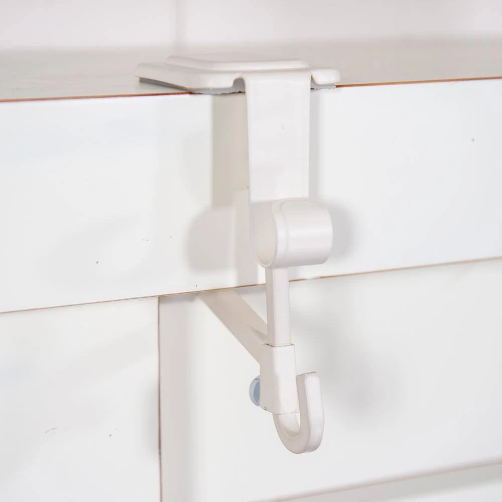 White Mantle Garland And Stocking Holder 7 White Mantle Garland And Stocking Holder - Image 7